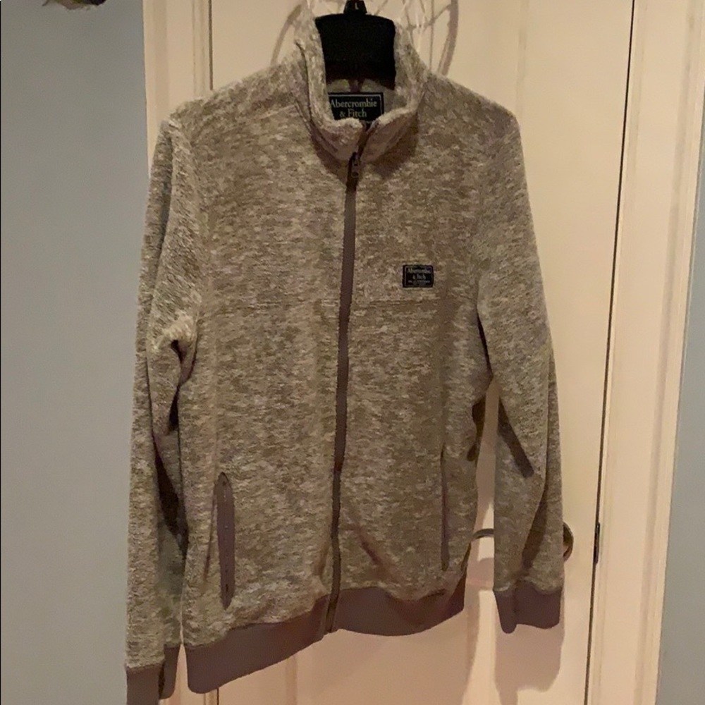 Zip up jacket no hood